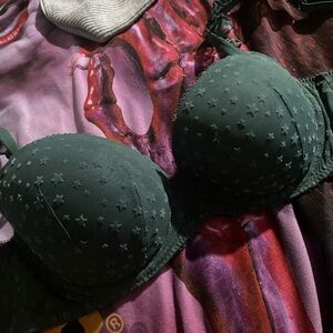 Victoria's Secret Dark Green Star Bra💚